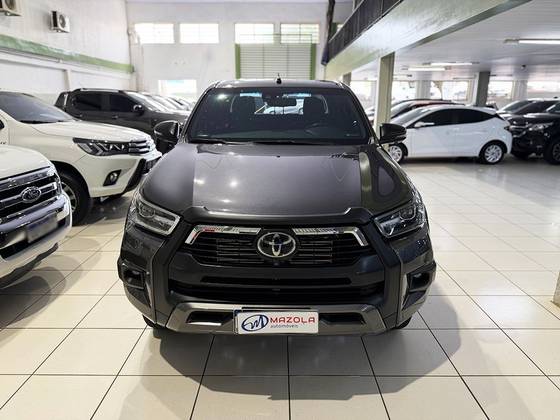 TOYOTA HILUX 2.8 D-4D TURBO DIESEL CD CONQUEST 4X4 AUTOMÁTICO